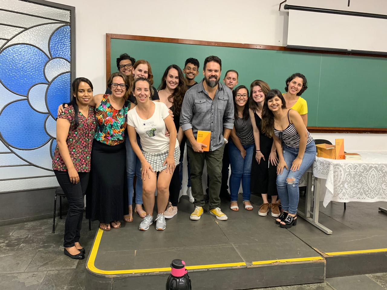 Professores dos Cursos de Licenciatura em Pedagogia, Letra e História fizeram o lançamento de seus livros na Fimi.